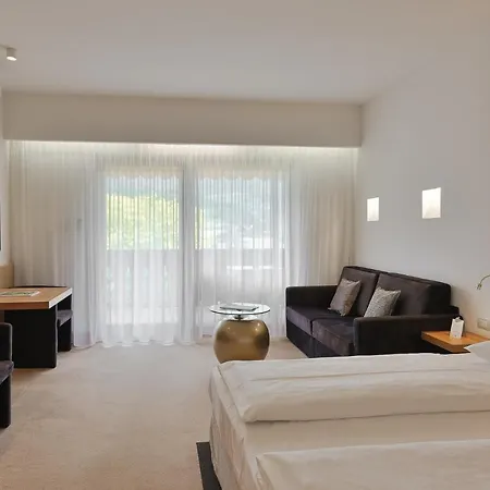 Hotel Wiesenhof Algund Buitenkant foto